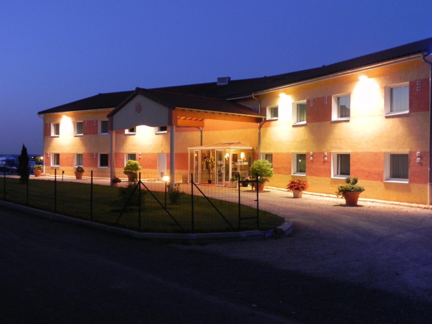 Hotel Le Kolibri Tournus Exteriör bild