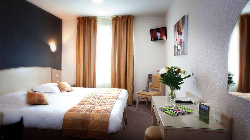 Hotel Le Kolibri Tournus Exteriör bild